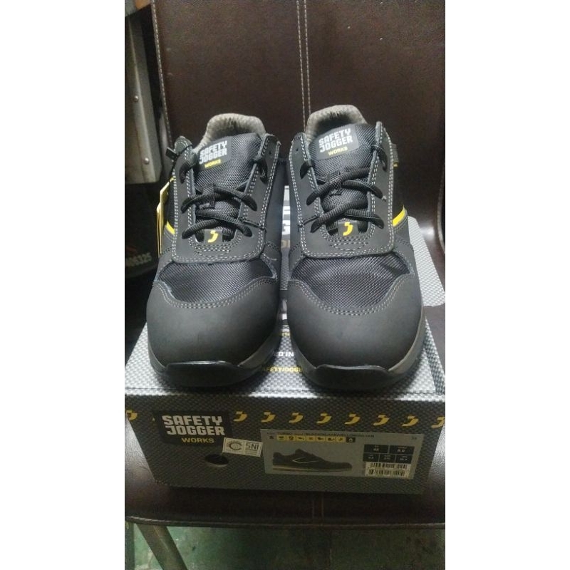 Sepatu Safety Jogger Turbo