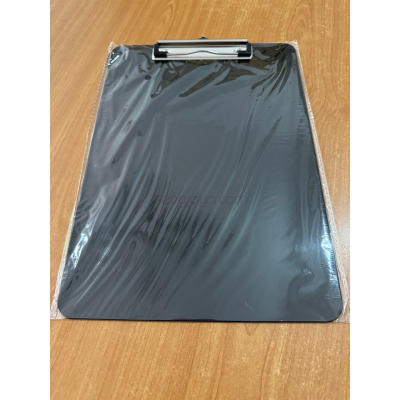 

Clip Board Plastic A4