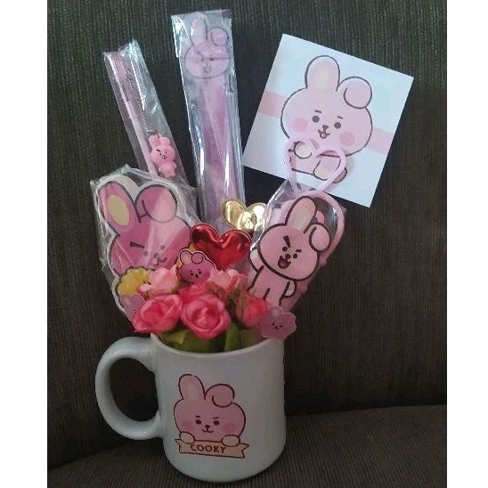 

buket hampers kado Cooky bt21