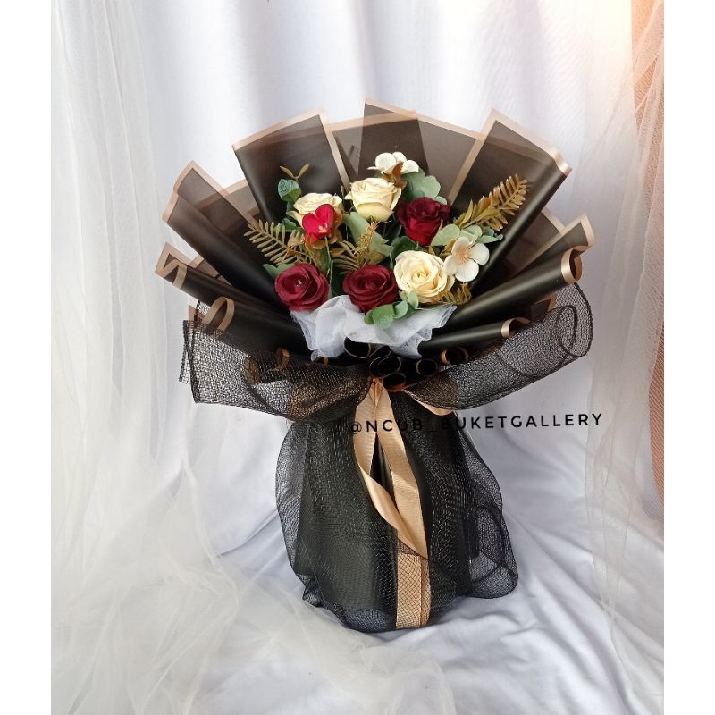 Buket bunga wisuda/bunga artifisial/kado ultah/annivarsary/kadocewek/kado cowok/hadiah/buket cantik/