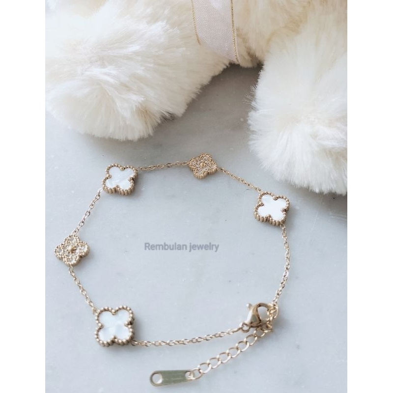 Gelang Clover Putih  Kombinasi / titanium / anti karat
