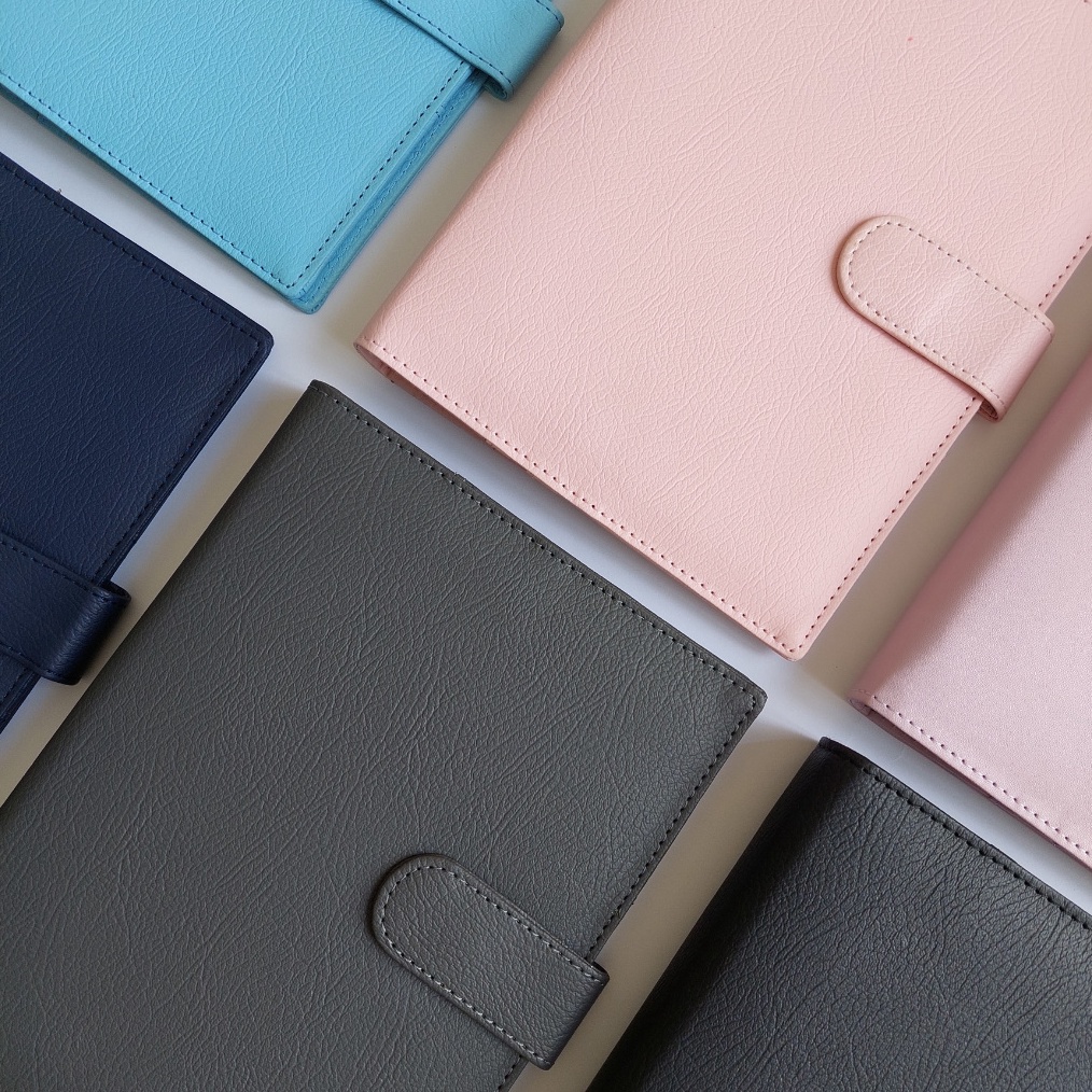 

PROMO SPESIAL Zumoo Premium Binder B5 Bahan Kulit Premium Warna Pastel Macaron Gliter