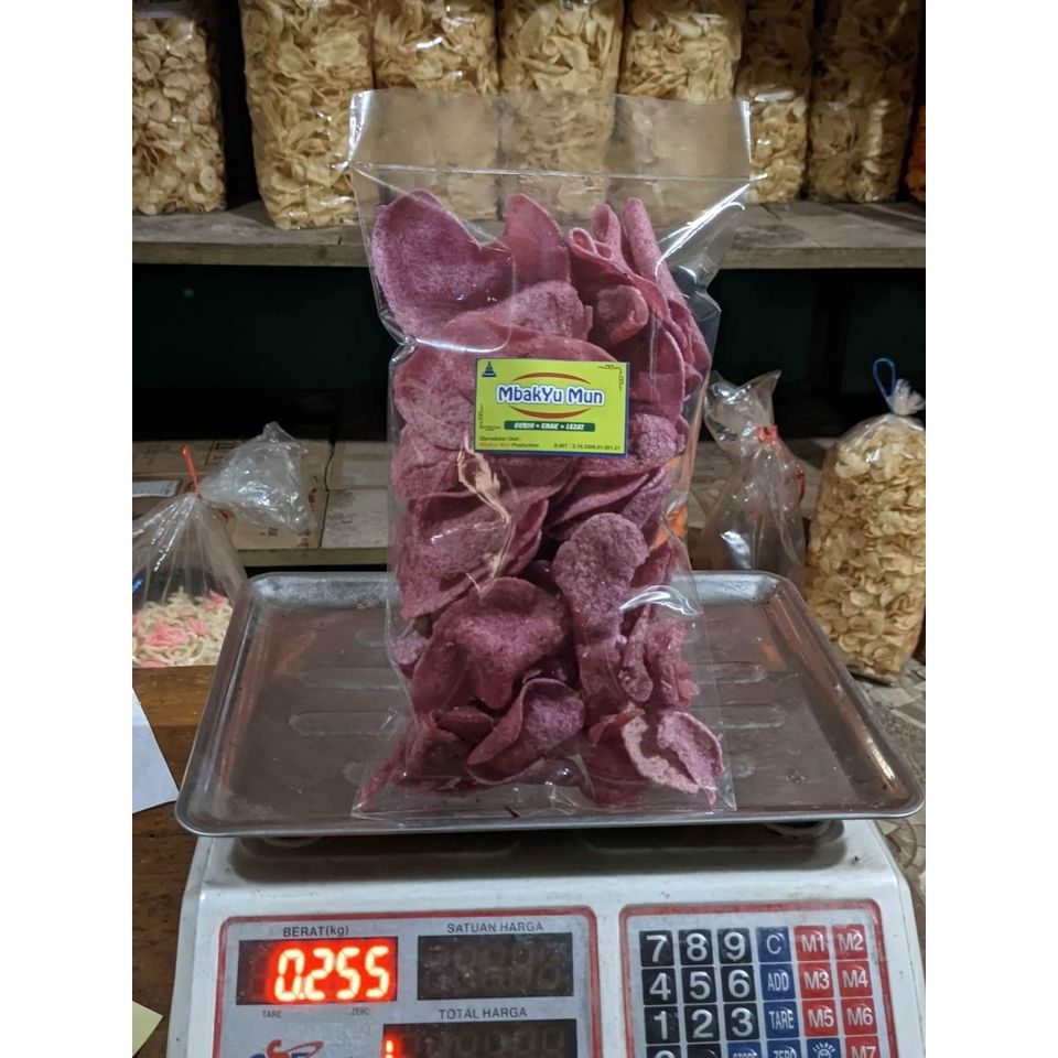 

keripik ubi unggu keripik ubi keripik ubi pedas manis kripik ubi berat bersih 1kg