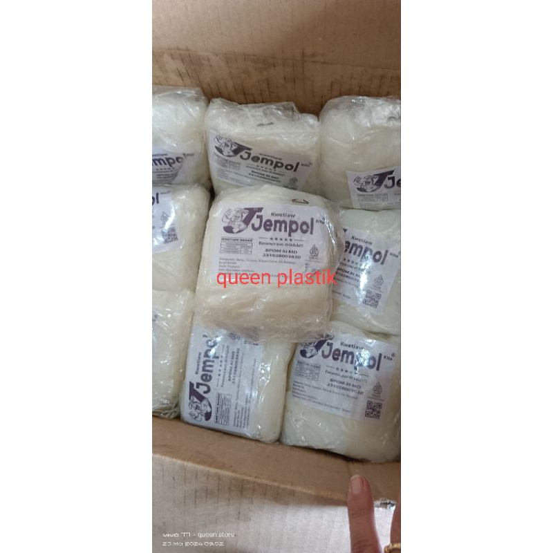 

Kwetiaw basah cap jempol enak halal sudah BPOM 400 gr