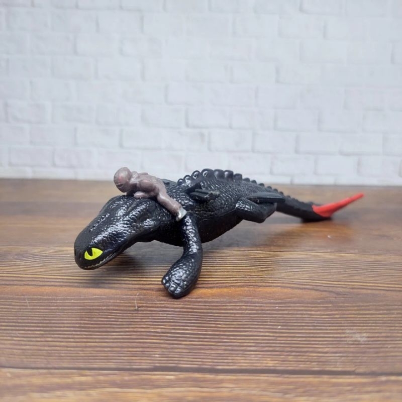 How to train your dragon figure preloved happy meal mcd