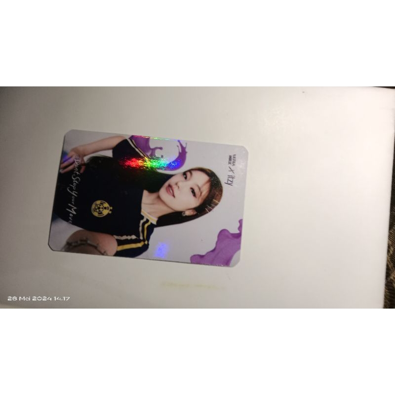 pc yeji ultramilk double side photocard