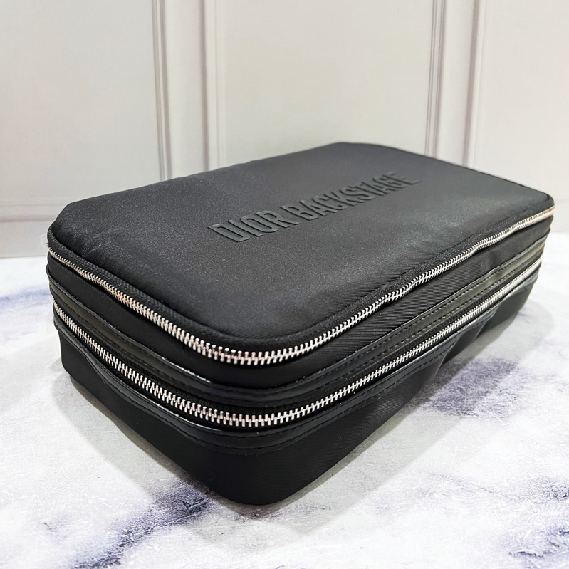 DIOR BACKSTAGE BIG BLACK DOUBLE RESLETING POUCH BRUSH