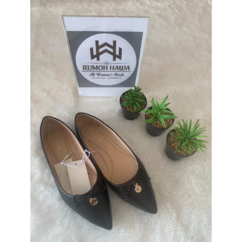 VINCCI -| SEPATU PANSES WANITA EMPUK(No hak')