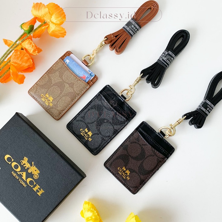 

COACH ID LANYARD IN SIGNATURE NAME TAG HOLDER