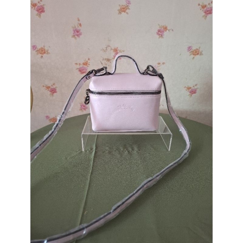 LCi sling bag vanity