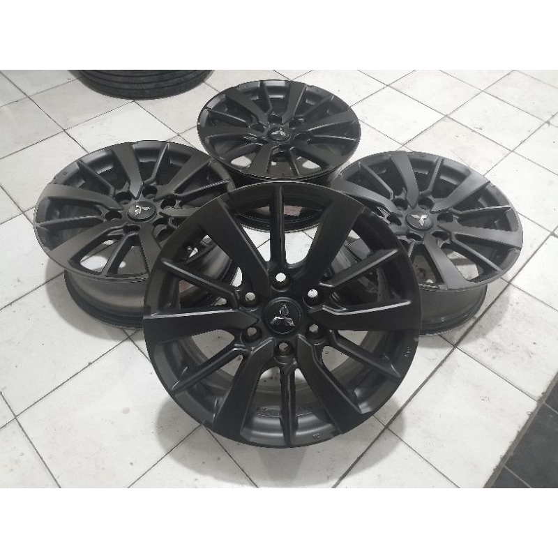 Velg pelek mobil Second murah oem mitsubishi pajero sport ring 18