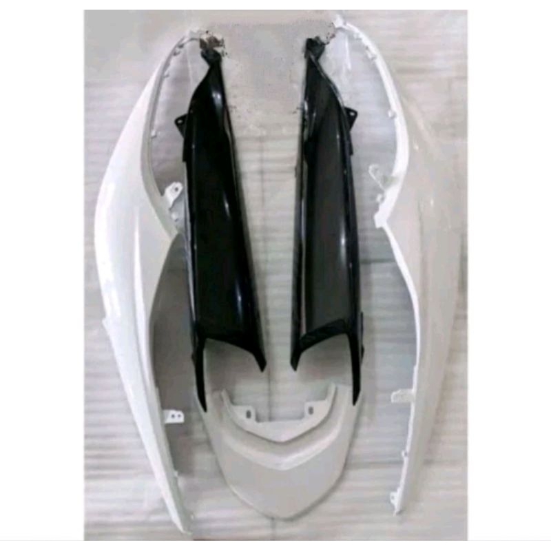 BODY BELAKANG SET YAMAHA SOUL GT 115 PUTIH ORIGINAL