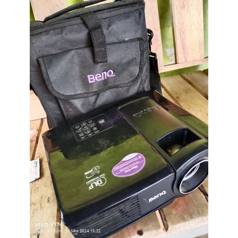 proyektor benq mp515