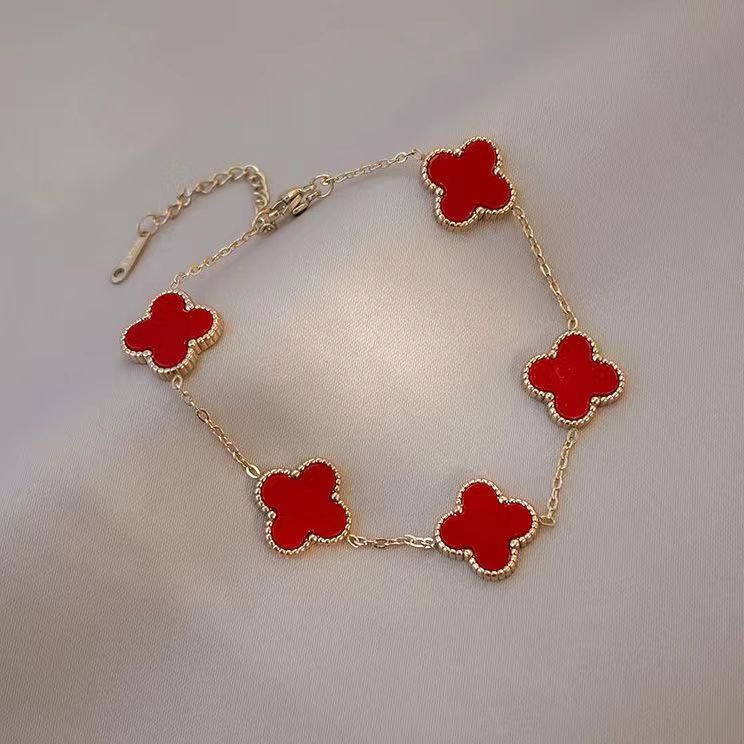 Gelang Tangan Titanium Wanita Bunga Clover Merah Anti Karat Tidak Luntur Gelang Fashion Korea