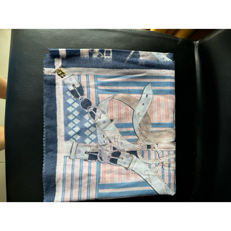 preloved buttonscarves chain black and navy no box