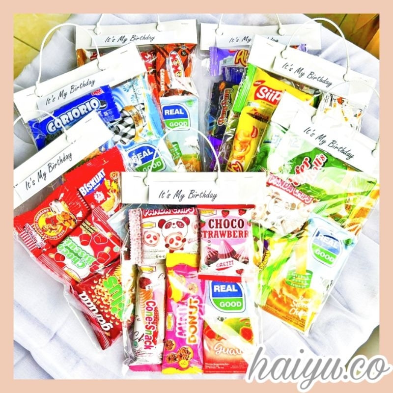 

[READY] Mini Gift Snack Bag Murah Freebie Mini Hampers Snack Isi 4 dan Susu Souvenir Ulang Tahun Wisuda Kado Lucu Termurah By Haiyu