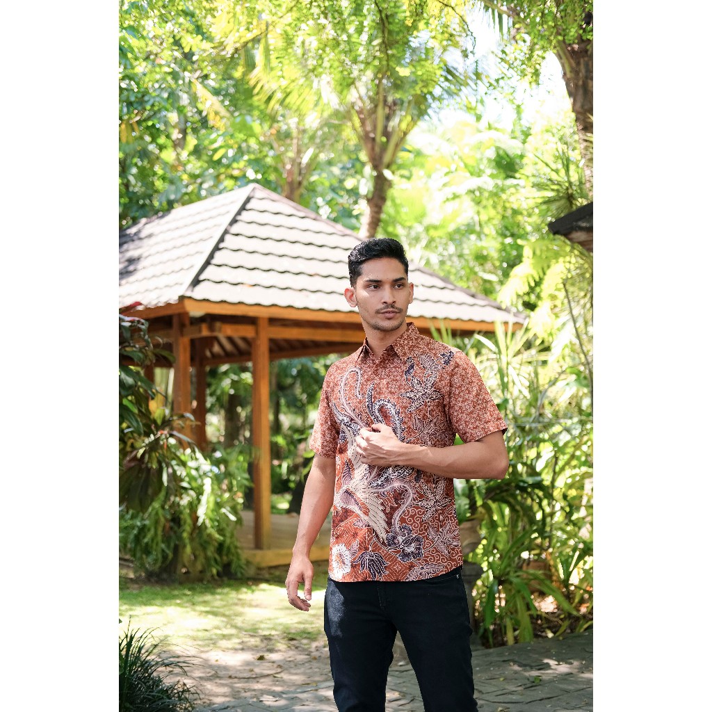 Batik Adyatma Pria Laskala Brown Kemeja Pendek Slim Fit