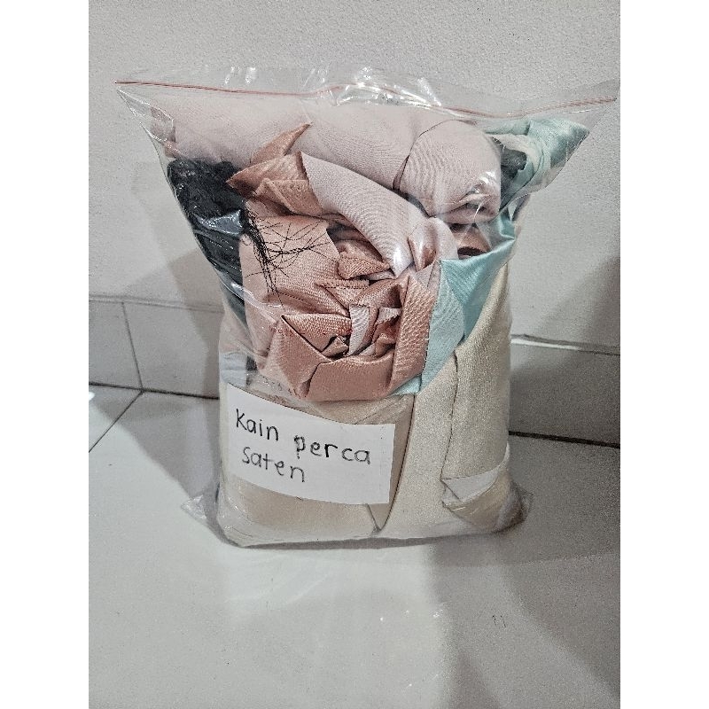 Kain Perca Bahan Saten Satin Warna Campur Potongan Kain Satin
