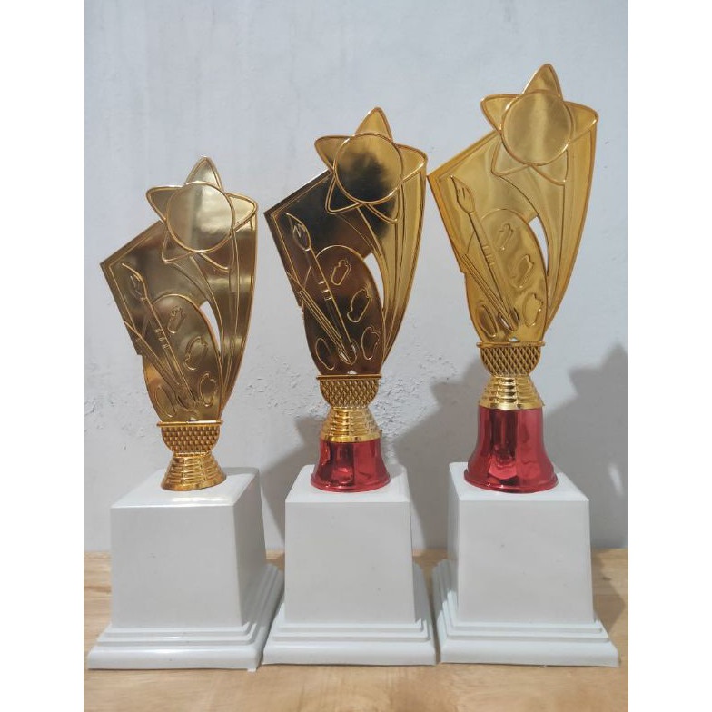 

KODE Y8A Trophy piala Motif Kuas mewarna dan menggambar