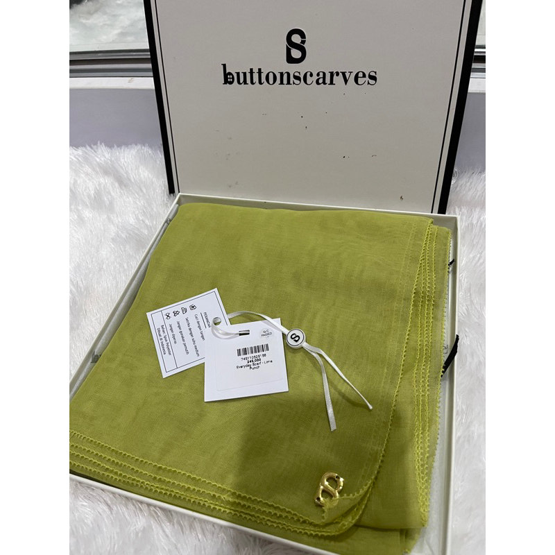 ❤️Preloved❤️ Buttonscarves Everyday Scarf (Lime Punch)