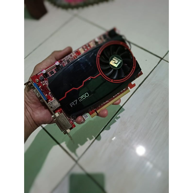 VGA AMD R7 250