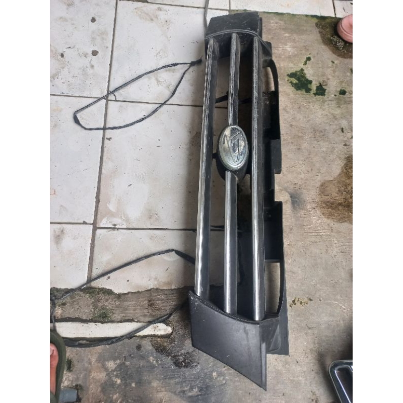 Grill Daihatsu Taruna original