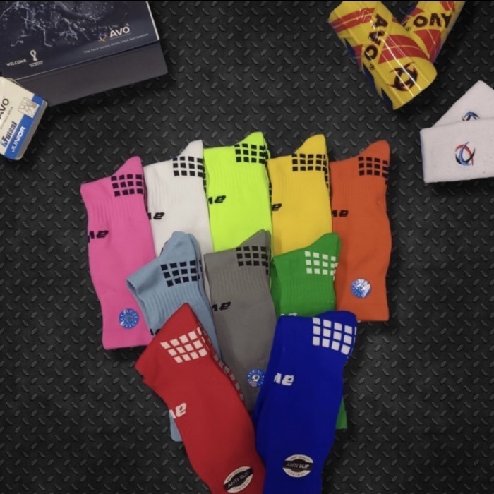 Kaos Kaki Sepak Bola Futsal AVO R9 Anti Slip Junior Original Panjang Sebetis