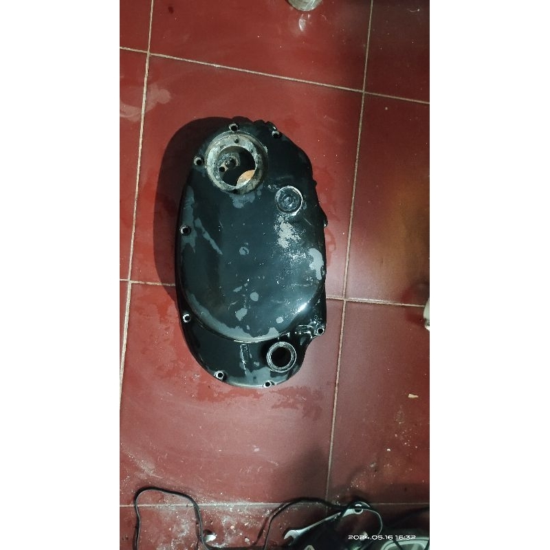 Bak mesin sebelah kanan xs650