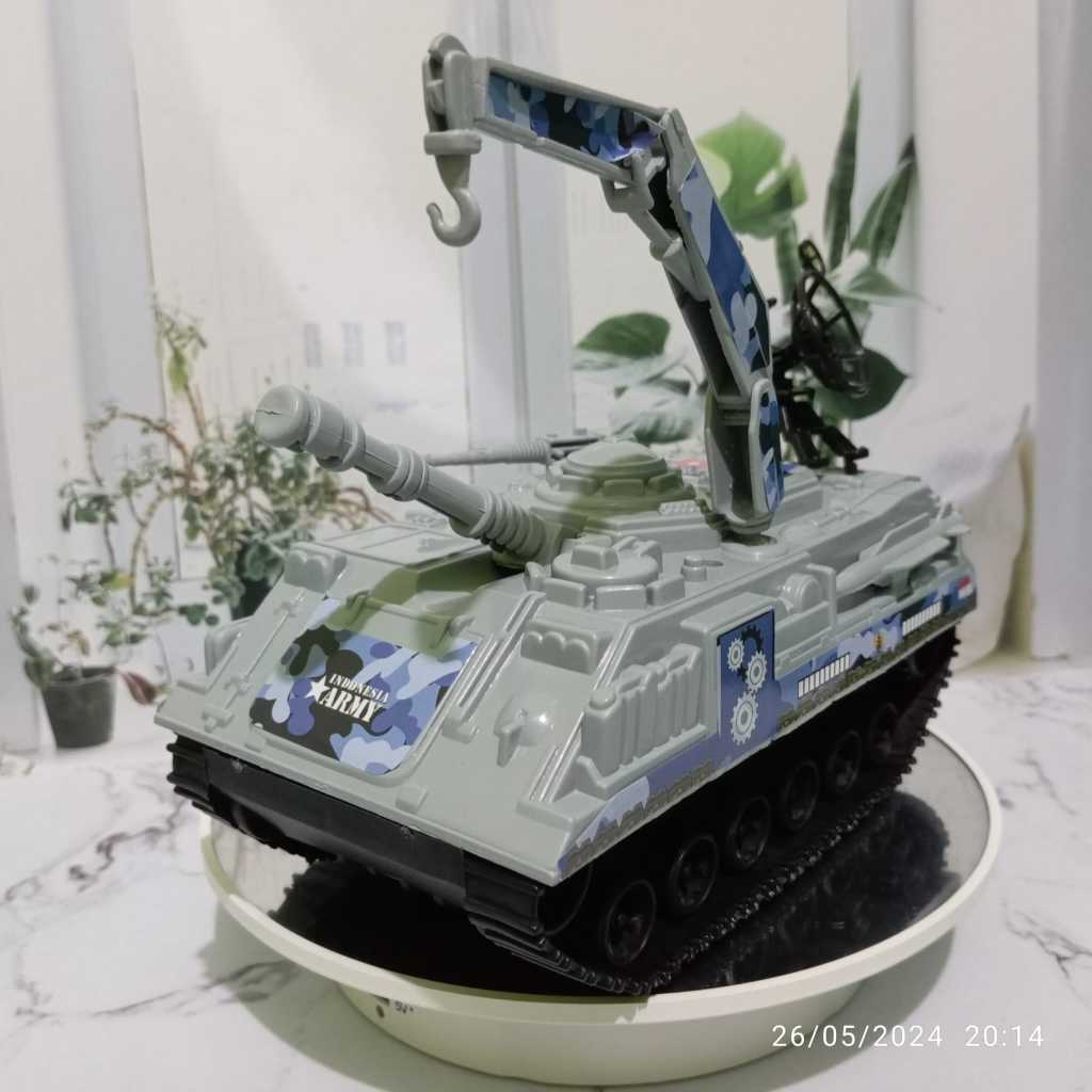 Mainan Mobil Perang Tank Baja