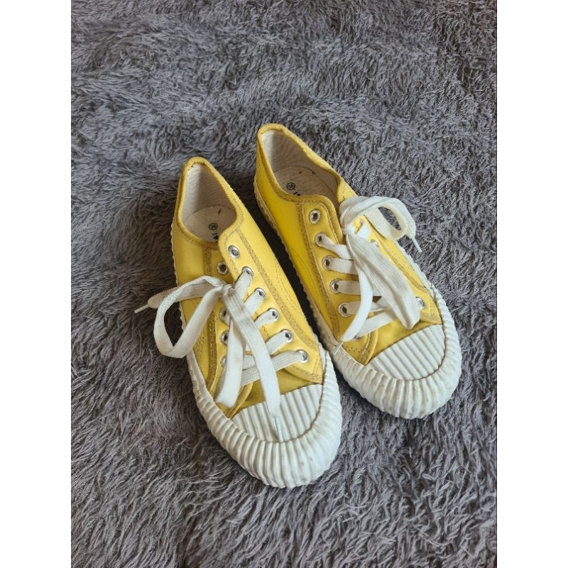(PRELOVED) Sepatu Wanita Colorbox Yellow