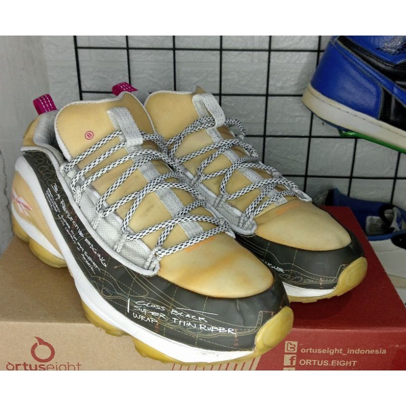 sepatu running Reebok DMX 10 run x bait project