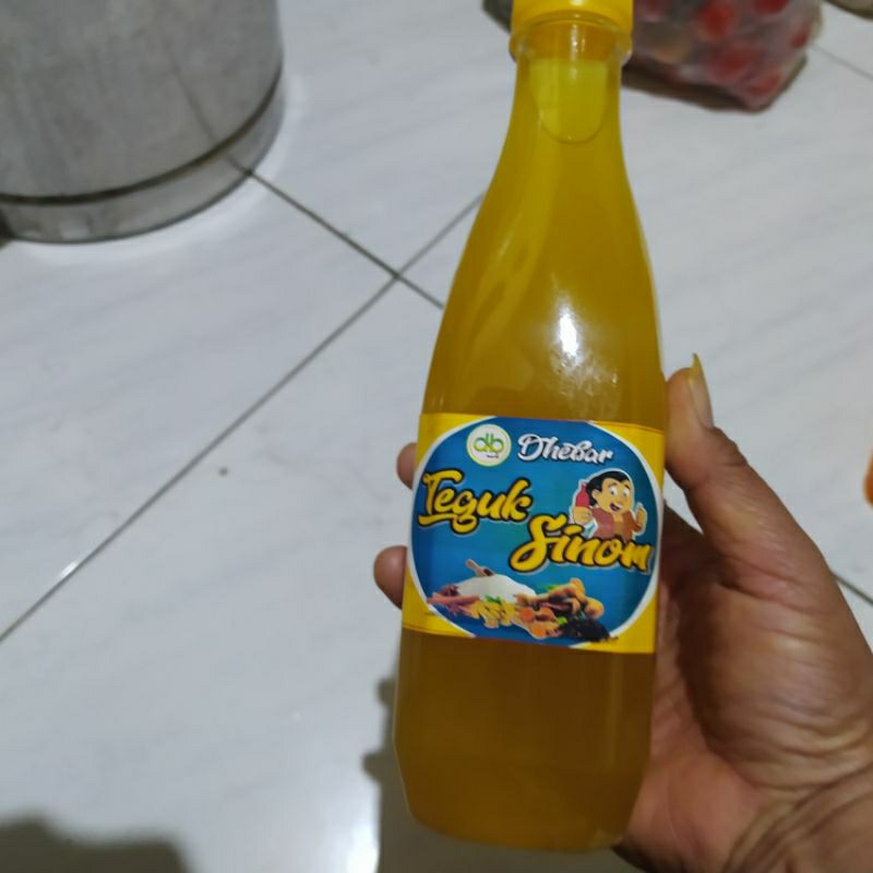 

Bunda Hui Teguk Sinom menyegarkan