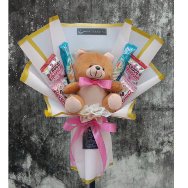 Buket Boneka dan Snack Ukuran M - Buket Wisuda - Buket Boneka