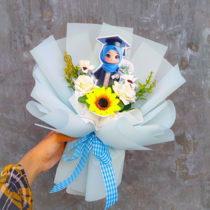 Buket wisuda karakter | bucket wisuda bunga | bouquet bunga cowok cewek