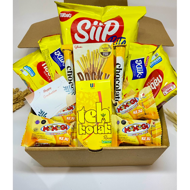 

Hampers Snack/ Hadiah Ulang tahun / Hadiah Wisuda /Hadiah Sidang/Gift Snack/Gift Box/Birthday Gift/Graduation Gift