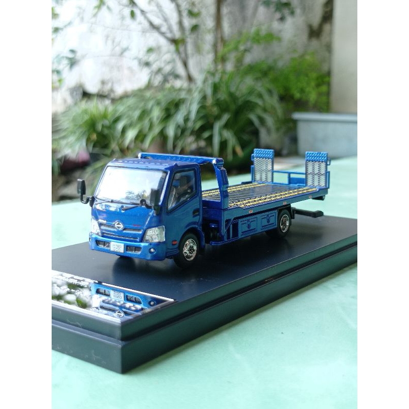 GCD 1/64 Hino 300 Full Floor Wrecker Blue