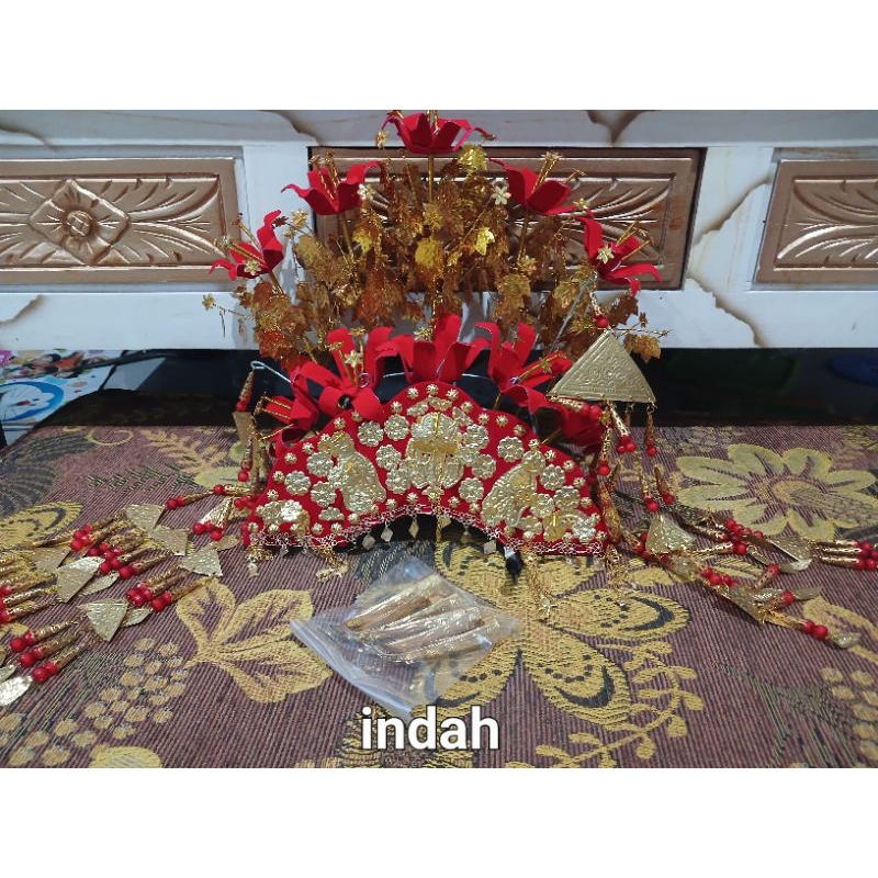 set penari adat palembang