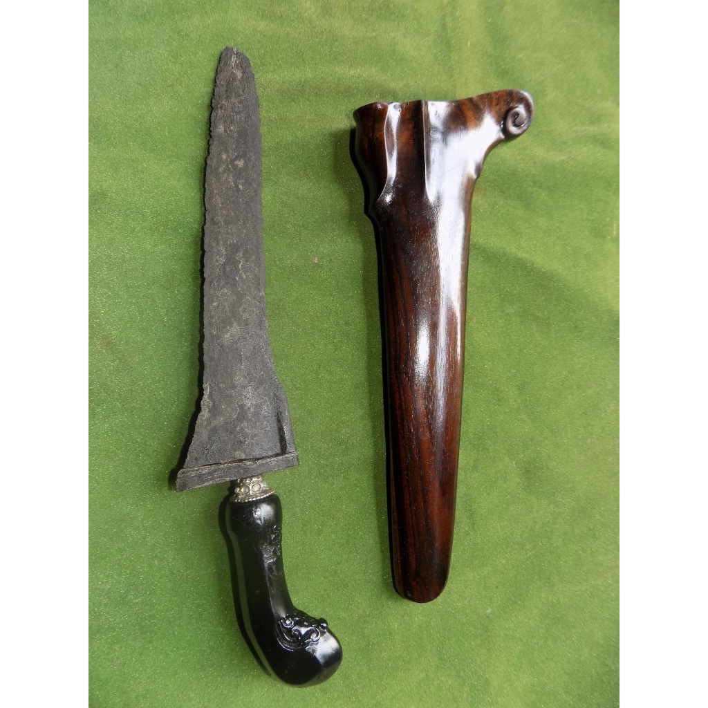 keris patrem kebo lajer pamor pedaringan kebak era pajajaran