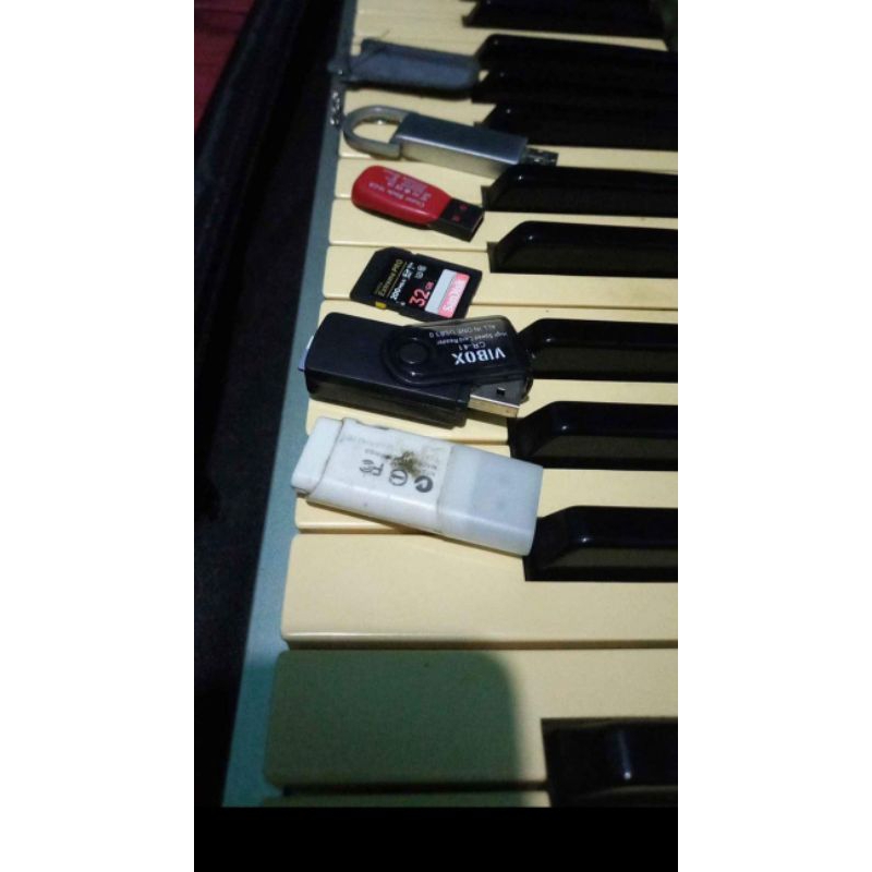 plasdisk isi style berbagai tipe keyboard yamaha, korg dan casio siap pentas