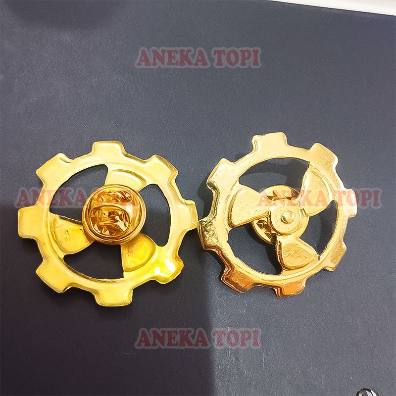 Pin Krah Baling Baling Pin Kopsteken Monogram Baling Baling Baru Atribut Pelayaran - Aneka Topi