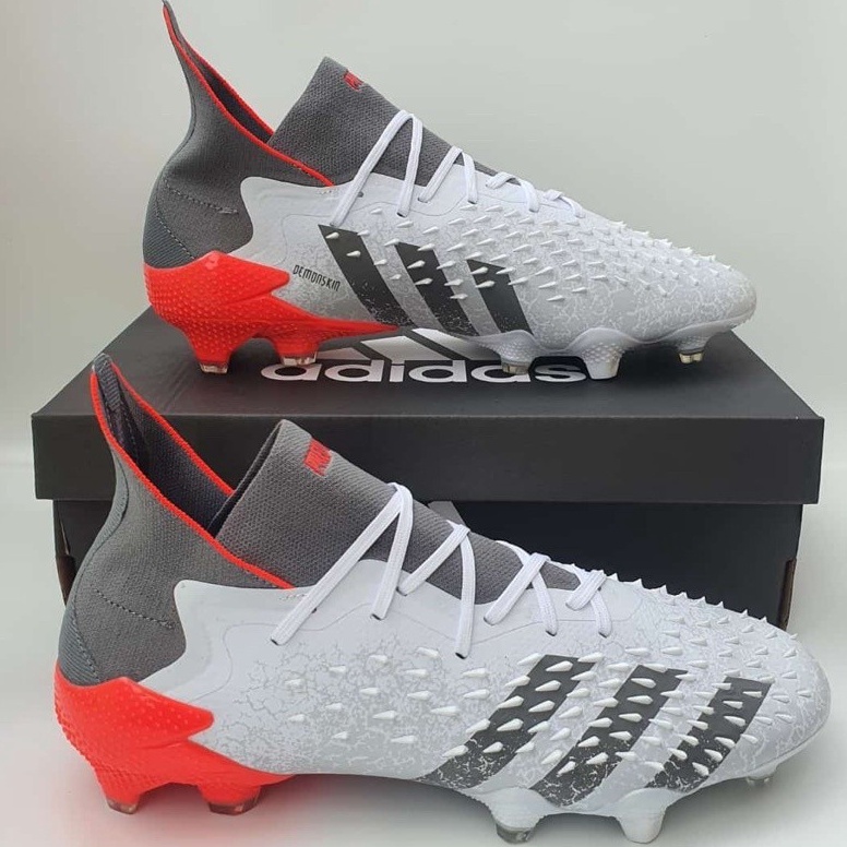 KODE Q84L Sepatu Bola Adidas Predator Freak 1 High Grey Red