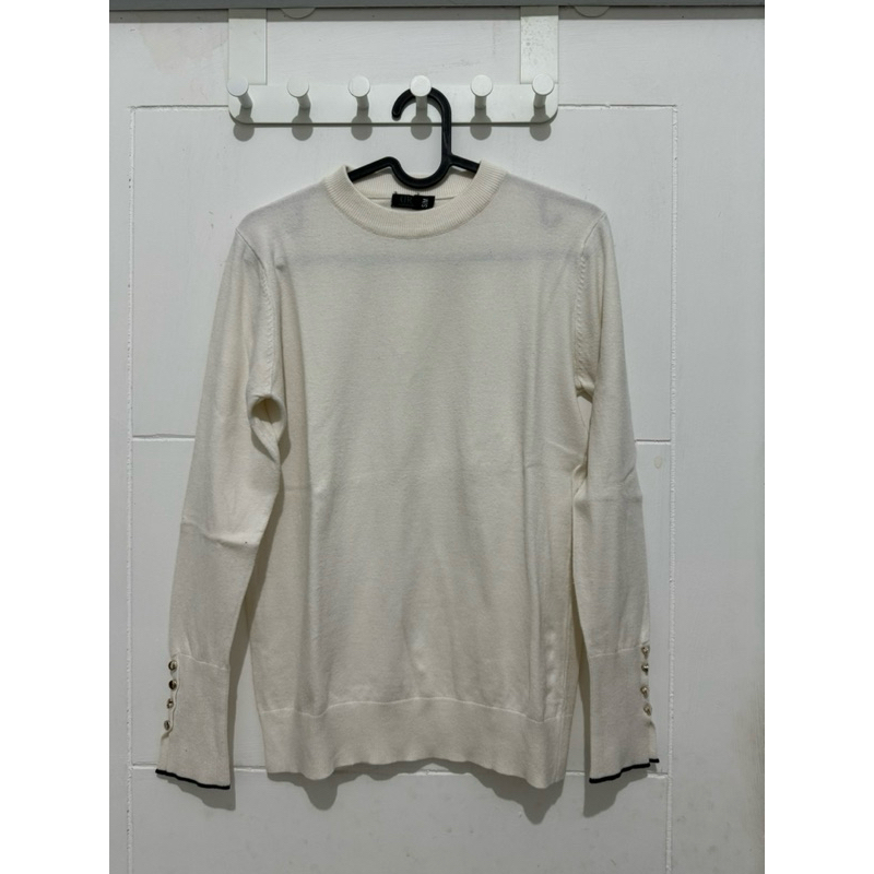 Preloved Ivy Sweater Diana Restu