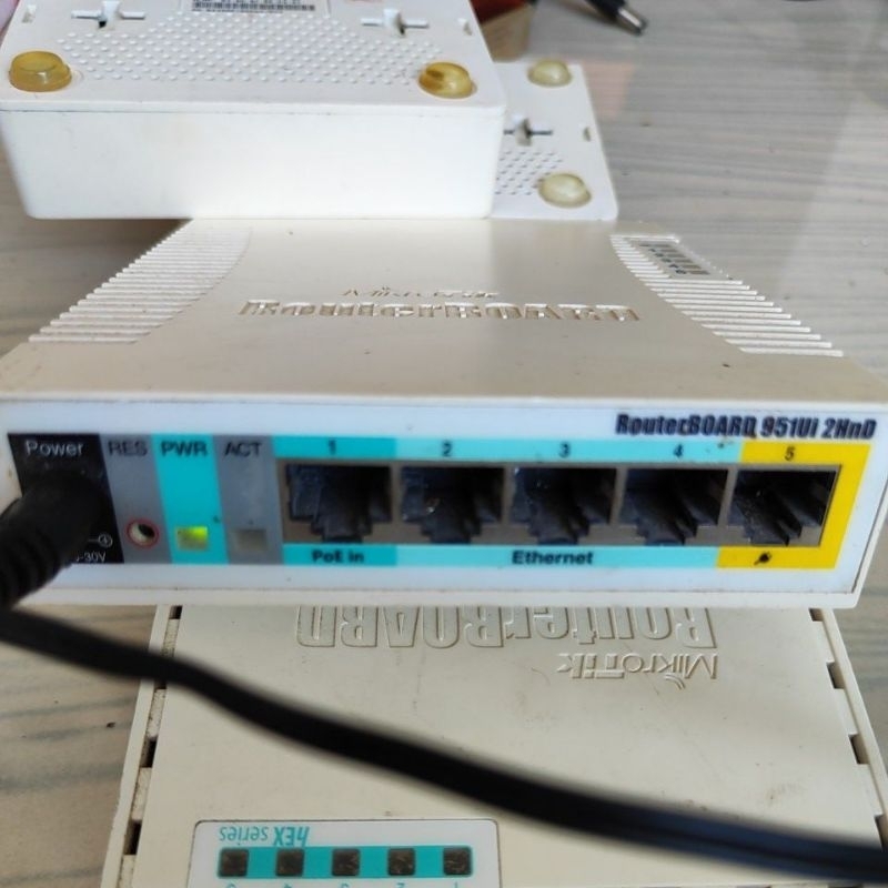 Mikrotik router board RB951Ui 2Hnd bekas