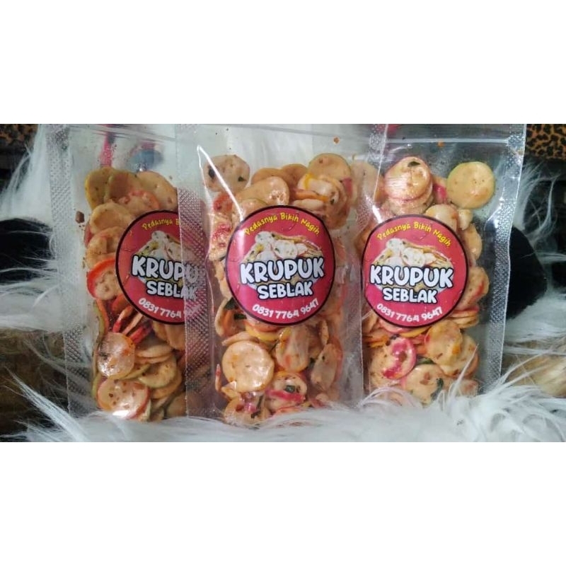 

KERUPUK SEBLAK PEDAS ASIN RASA DAUN JERUK kemasan 50 gram