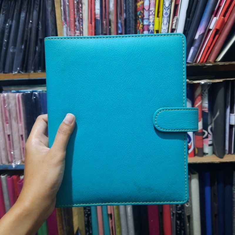 

SALE Binder Polos Kombinasi Cuci Gudang Binder Kuliah Binder Kulit Sintetis A6 6ring A5 20ring B5 26ring