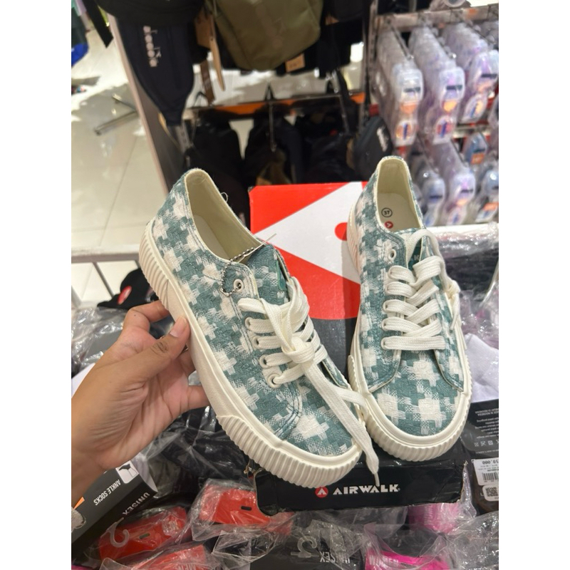 Sepatu Airwalk women sale 70% hijau ukuran 37