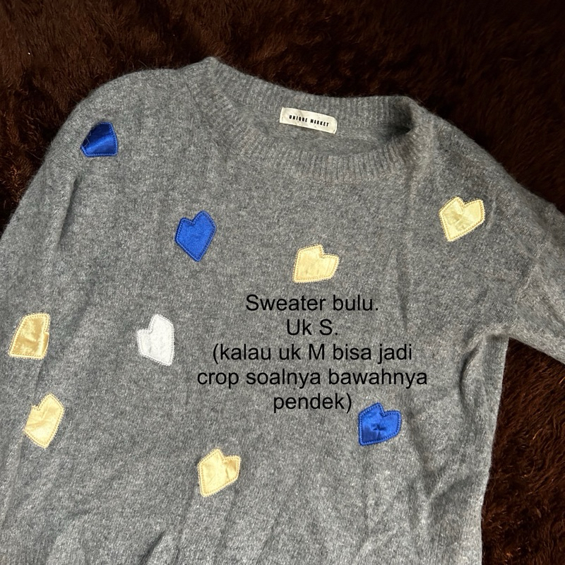PRELOVED Sweater Bulu Wanita