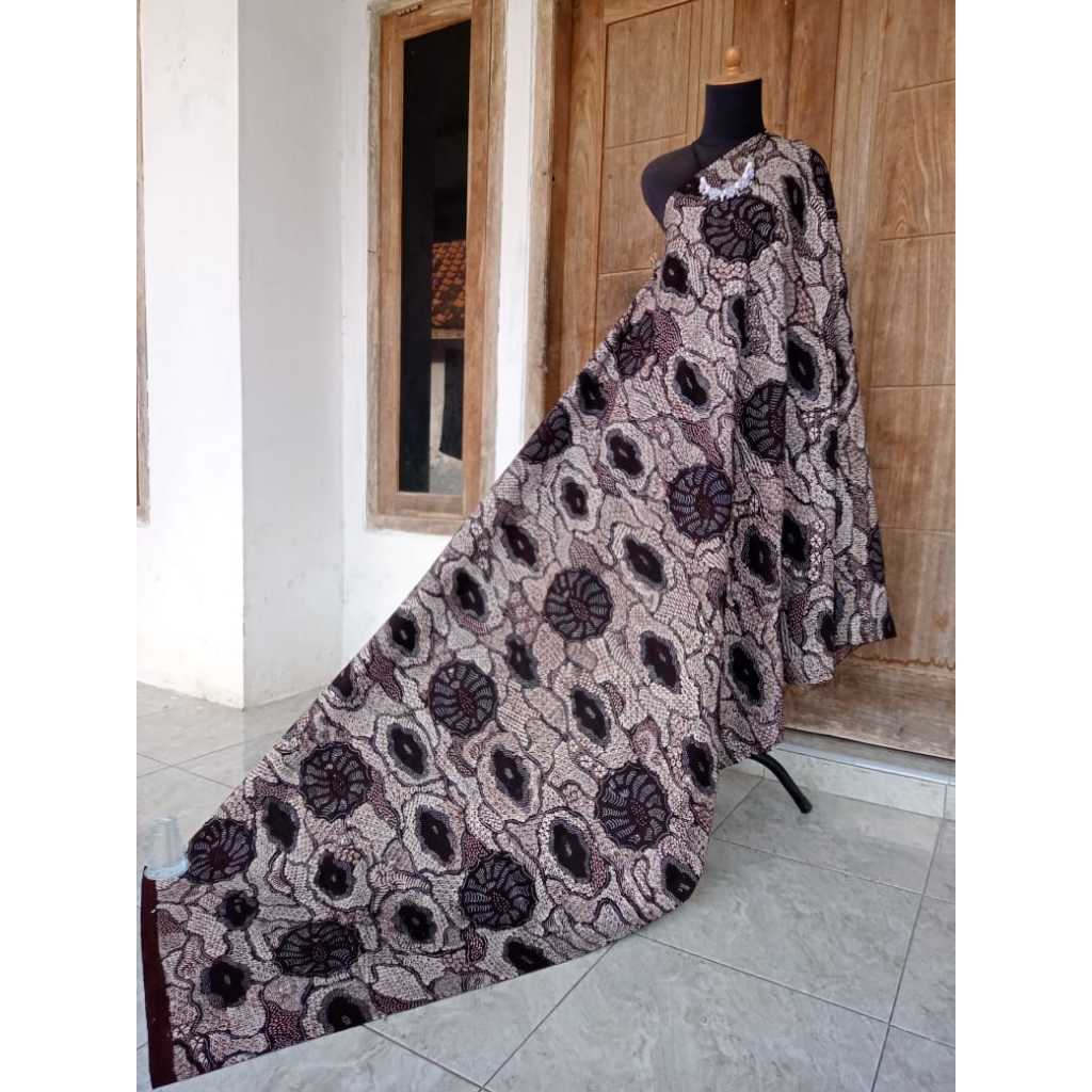 Kain batik tulis Pamekasan motif klasik bahan primis super mewah