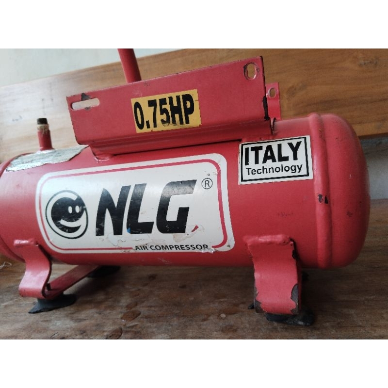 Tabung kompresor bekas tanpa motor penggerak