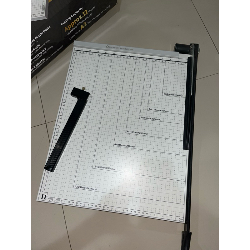 

PAPER CUTTER A3 SECOND